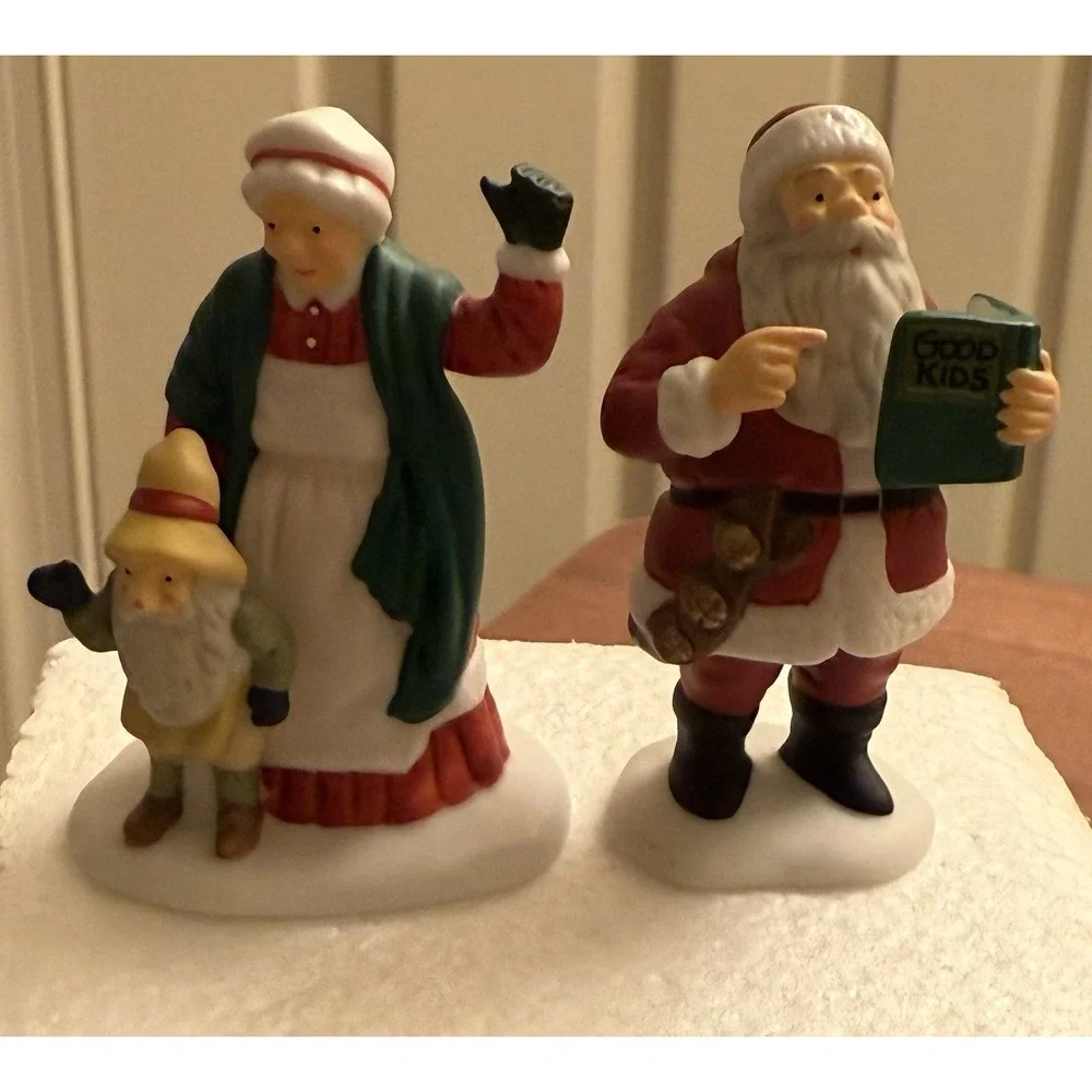 DEPT 56 ‎ Santa & Mrs. Claus 2pc Heritage Village Figurine 56090 North Pole